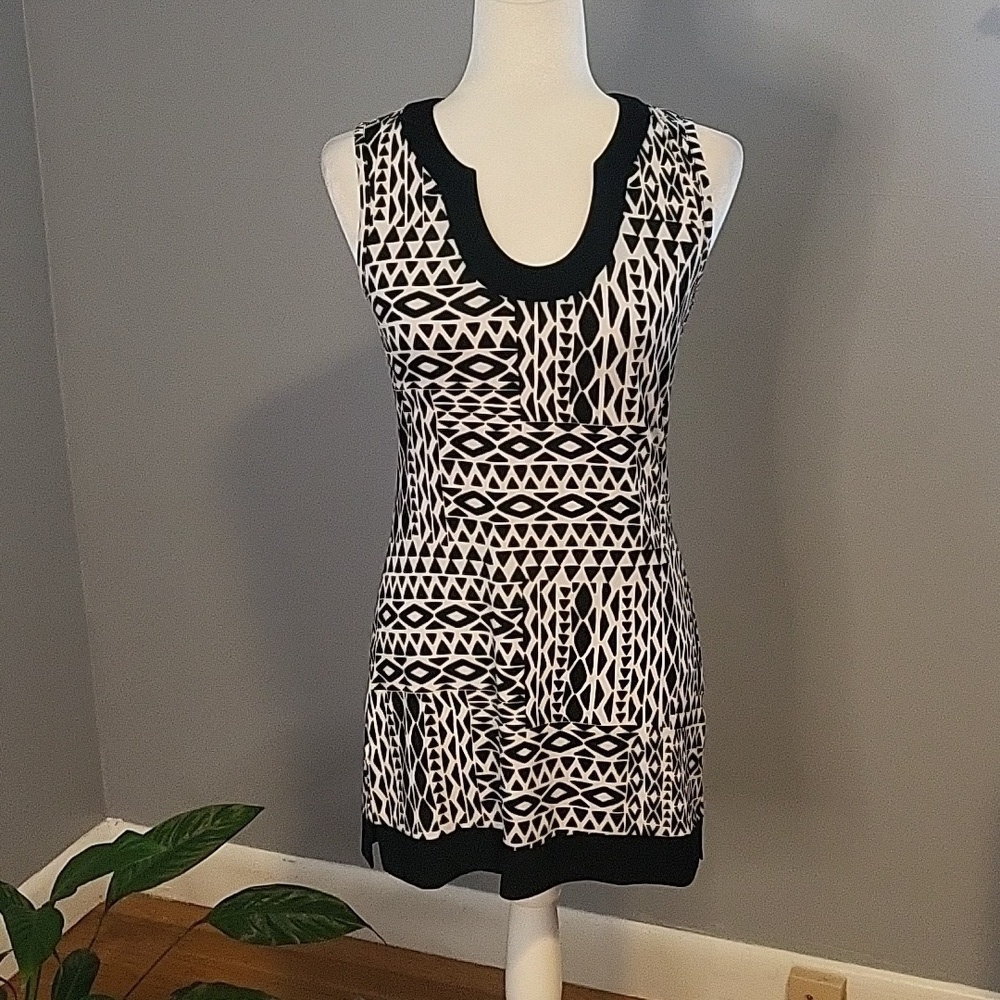 White House Black Market Stretchy Black & White Print Top Mini Dress - Size XXS